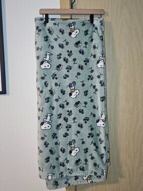 Snoopy throw blanket